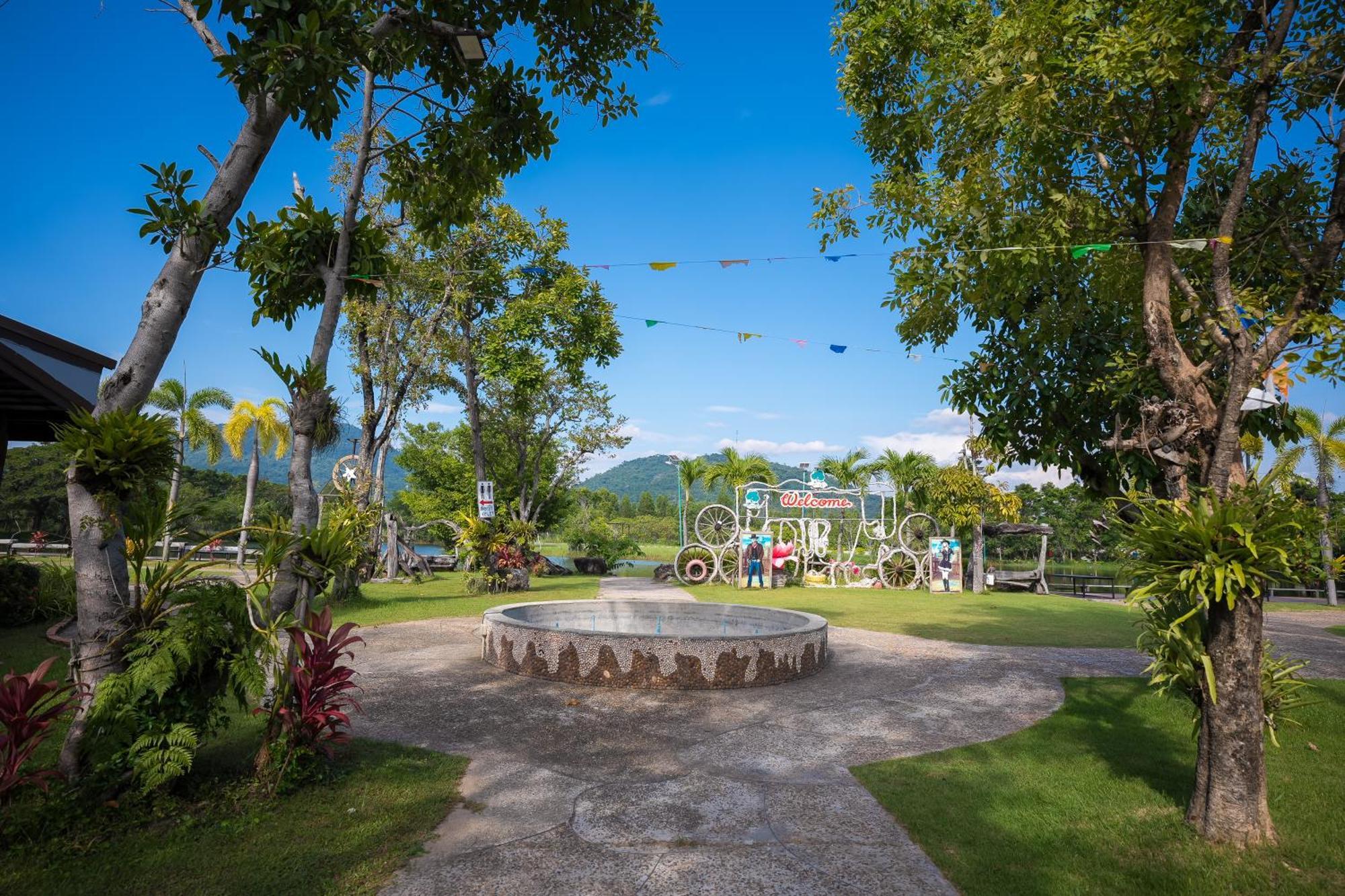 Tamnanpar Resort Ban Phe Exterior photo